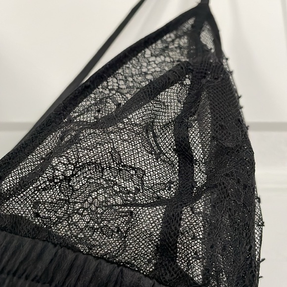 VS - black lace top and bottom - Picture 3 of 9